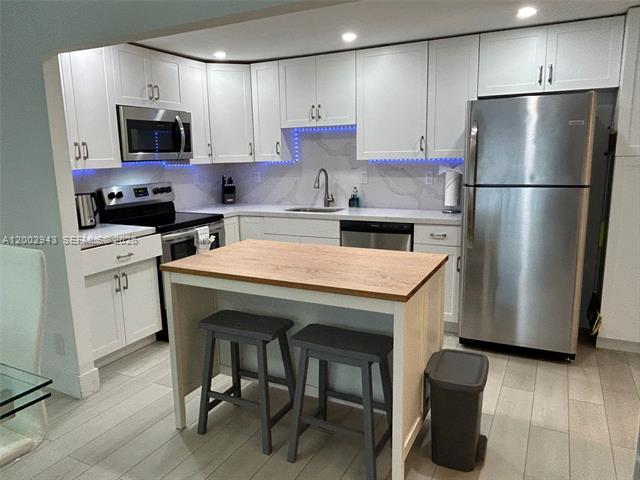 Oceanview Modern 2BR With Bay Pool Access