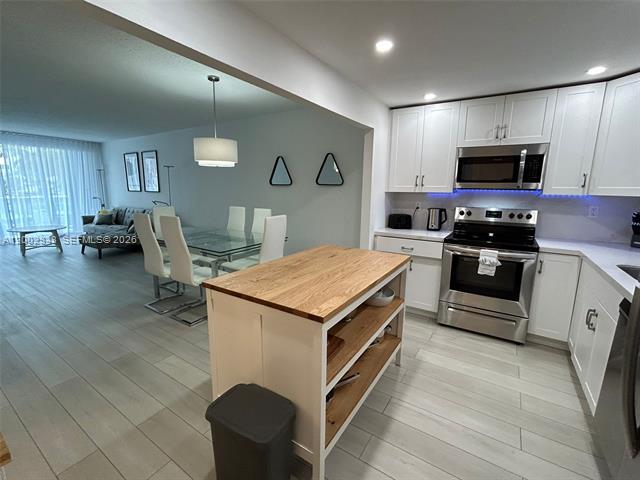 Oceanview Modern 2BR With Bay Pool Access photo 2
