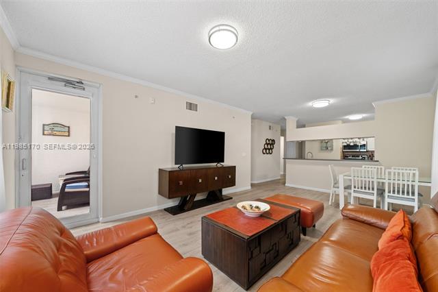 Renovated Corner Unit At Porto Bellagio photo 3