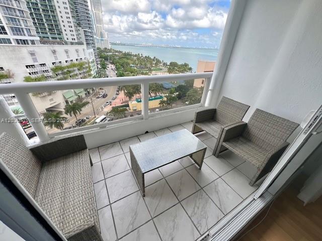 The Grand Edgewater With Private Balcony photo 3