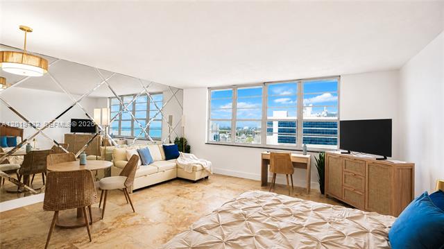 Decoplage 12th Floor Studio, Ocean Views