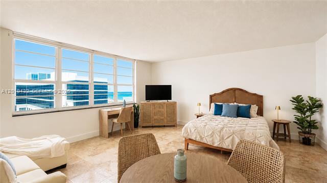 Decoplage 12th Floor Studio, Ocean Views photo 2
