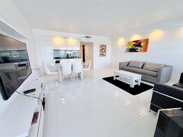 Renovated Studio At The Decoplage, South Beach photo 2