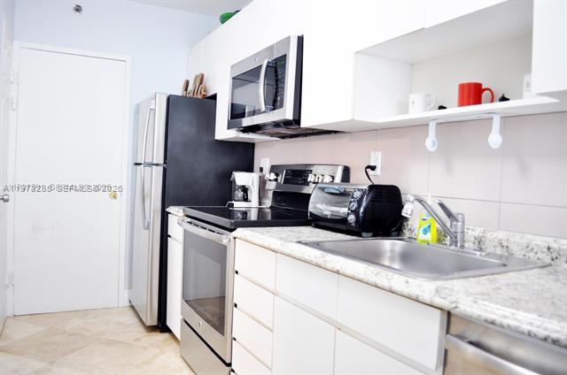 The Decoplage: South Beach Oceanfront 1BR photo 3