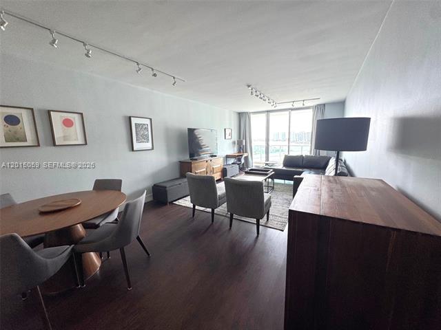 Bright Sunny Isles Beach With Intracoastal Views photo 3