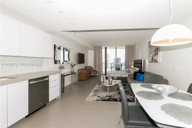 Canvas Miami: Skyline Views, Luxury Amenities photo 3