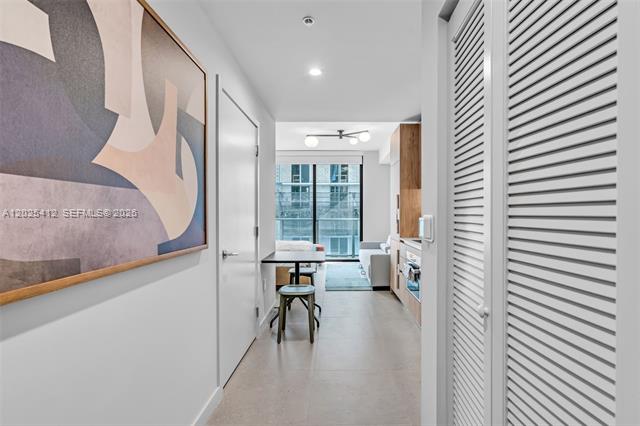 Modern Downtown Miami Studio With Balcony photo 3