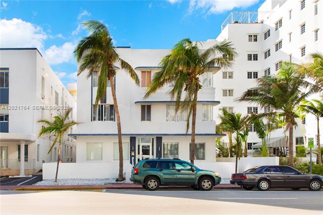 Oceanfront Art Deco Studio, Miami Beach Heart