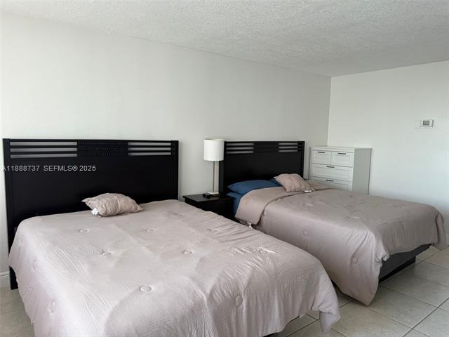 Renovated Ocean View Studio, Sunny Isles Beach