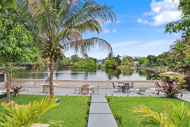 Lakefront Miami House With Private Pool