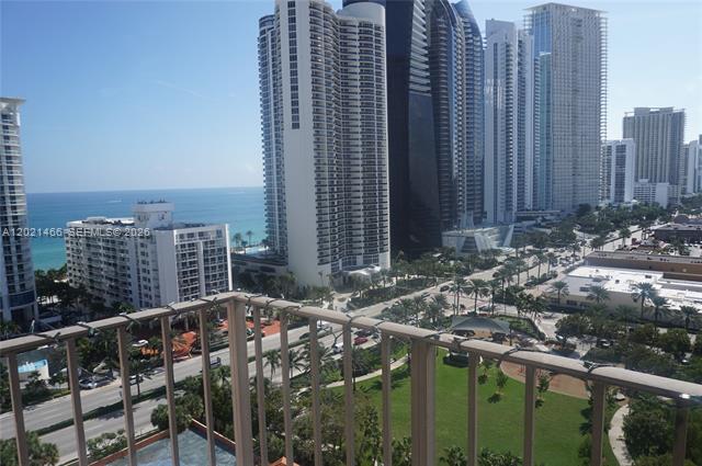 Winston Towers 600: Panoramic Ocean Views