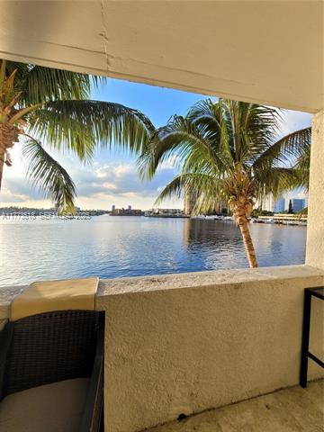 Porto Bellagio: Direct Bay View 2BR photo 3