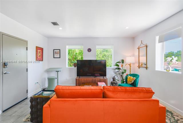 Renovated 1BR With Chef Kitchen In Design 39 photo 3