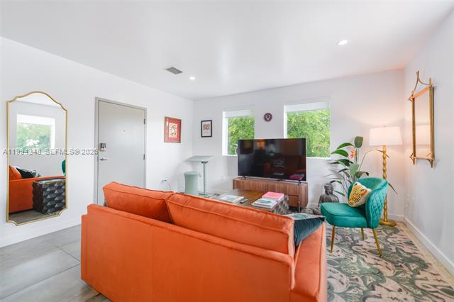 Renovated 1BR With Chef Kitchen In Design 39 photo 2