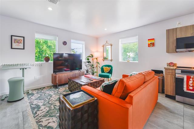 Renovated 1BR With Chef Kitchen In Design 39