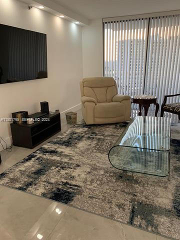 Corner Unit, Amazing Views, Newly Renovated