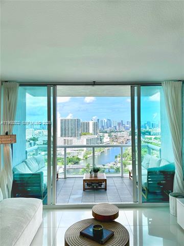 Riverfront 2BR With Panoramic Downtown Views photo 2