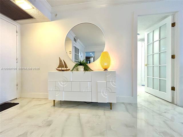 Oceanfront Maison Grande: Remodeled 2BR Miami Beach photo 3