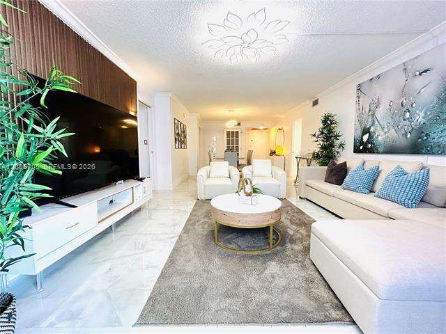 Oceanfront Maison Grande: Remodeled 2BR Miami Beach