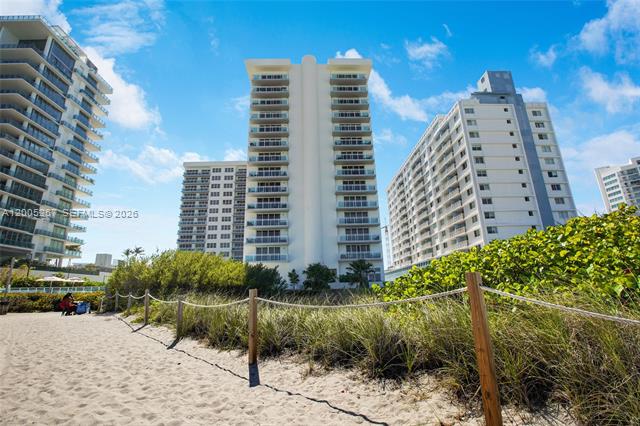 The Collins Beachfront Condo With Balcony