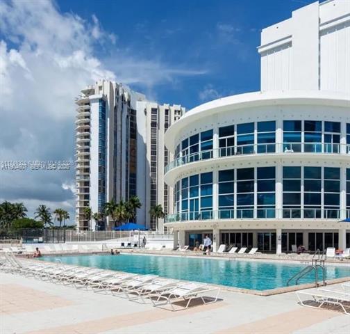 Oceanfront Studio With Direct Beach Access photo 2