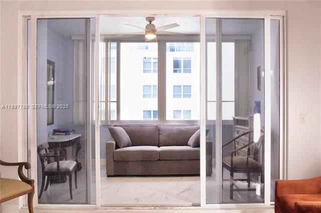 Renovated Oceanfront 1BR Direct Beach Access photo 3