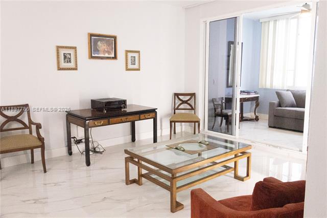 Renovated Oceanfront 1BR Direct Beach Access photo 2