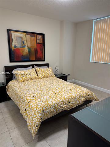 The Venture East - Modern 2BR Near Aventura Mall photo 3