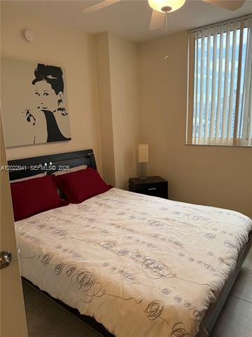 The Venture East - Modern 2BR Near Aventura Mall photo 2