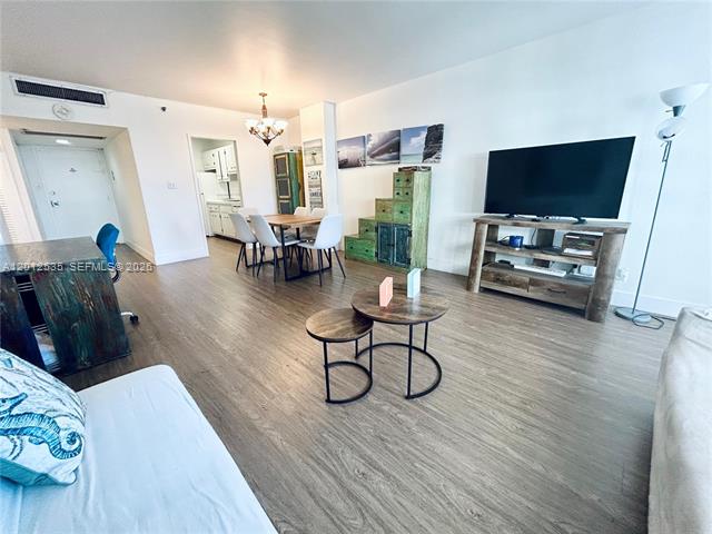 Decoplage Condo: South Beach Location & Pool