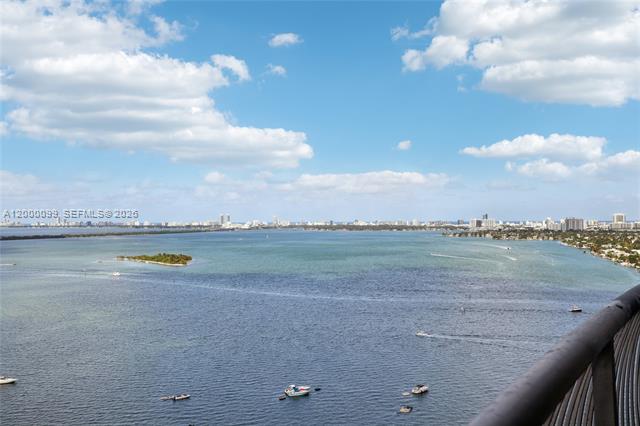 Opera Tower: Bay Views, Brickell Location