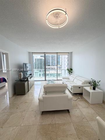 1050 Brickell: High-Ceiling Luxury Condo