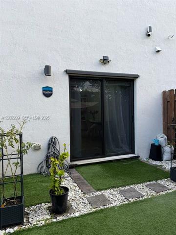 Via Ventura Townhome With Pool & Lake Views photo 2