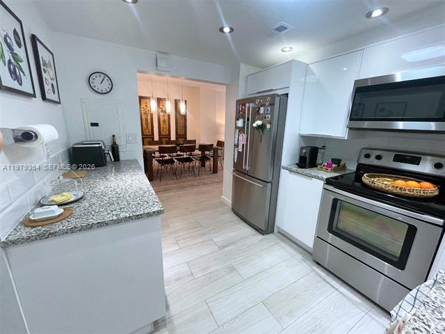 Arlen House West: Intracoastal Views, Beach Access photo 2