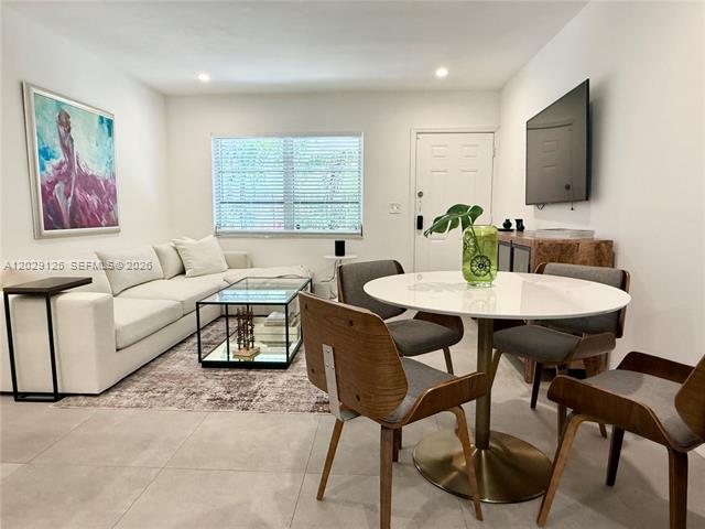 Historic MiMo Duplex, Renovated 2BR