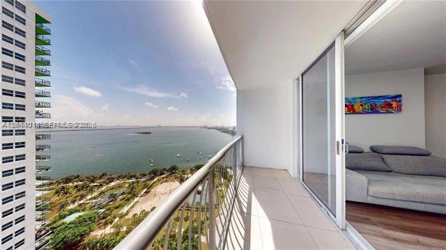 Opera Tower: Bayfront 1BR With Private Balcony