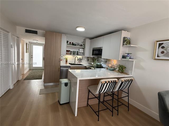 West Bay Gardens: Renovated Sobe Gem photo 2