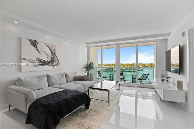 Renovated Waterfront 1BR, Bay Views At Aquasol photo 2