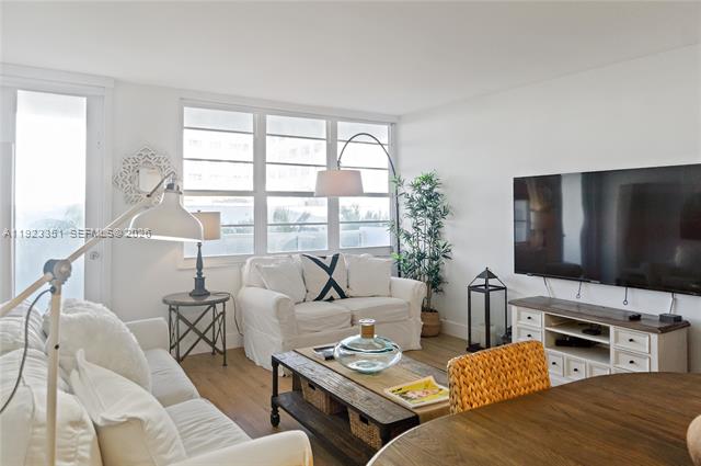 Oceanfront 1BR With Private Balcony South Beach photo 2