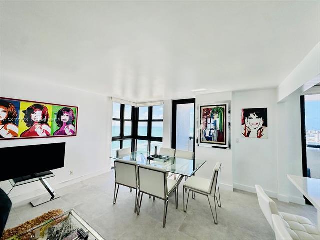 Penthouse Corner With Sweeping Ocean Views photo 2