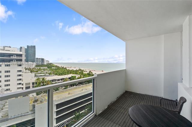 Ocean View Decoplage - South Beach 1BR