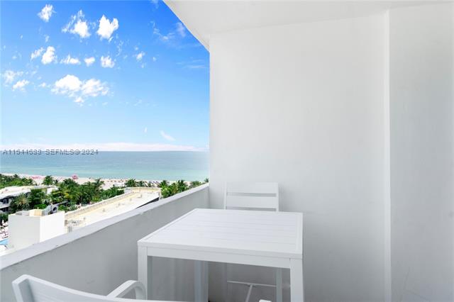 Oceanfront Studio At Decoplage With Balcony