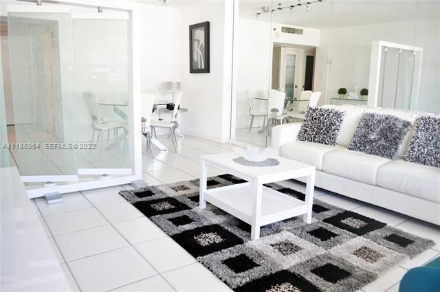 The Decoplage South Beach Oceanfront 1BR photo 2