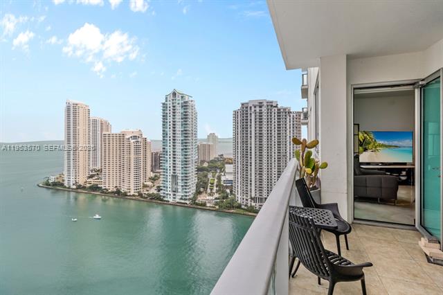 Met One High Floor Bay Views Downtown