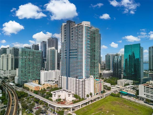 Infinity Brickell: Modern 2-Story Loft Bay Views photo 2