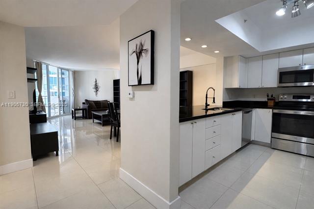 Hilton Sunny Isles: Oceanfront With Resort Amenities