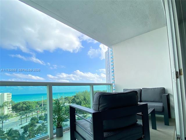 Arlen House East: Designer 2BR Ocean View photo 2