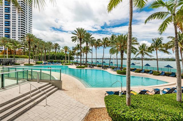 Ground Floor Lanai With Bay Access at Flamingo
