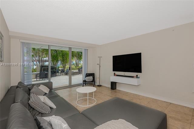 Ground Floor Lanai With Bay Access at Flamingo photo 3