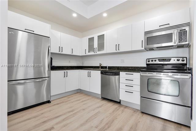 Cocostyle: Heart Of Coconut Grove, Murphy Bed photo 3